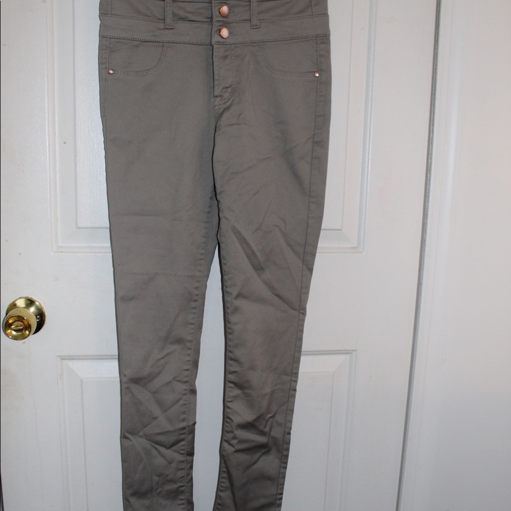 Grey/tanish skinny jeans